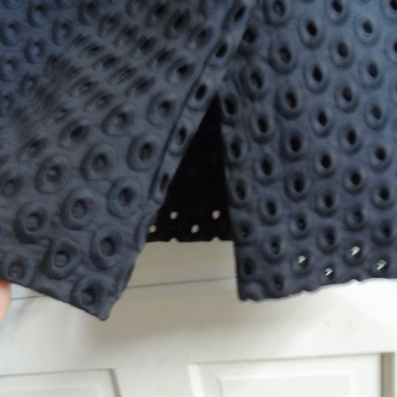 NWOT Black J Crew Circle Eyelet Pencil Skirt - Size 0 - Picture 4 of 5
